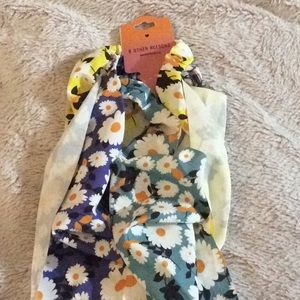 8 Other Reasons 3 Scarf Set